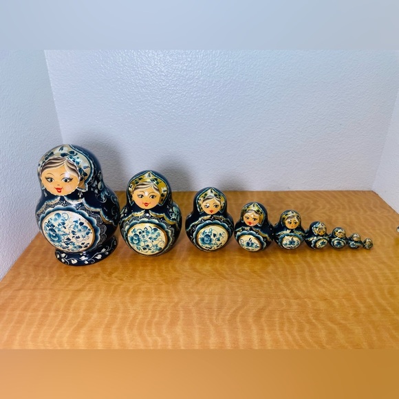 Other - Set of Blue and White Matryoshka Dolls